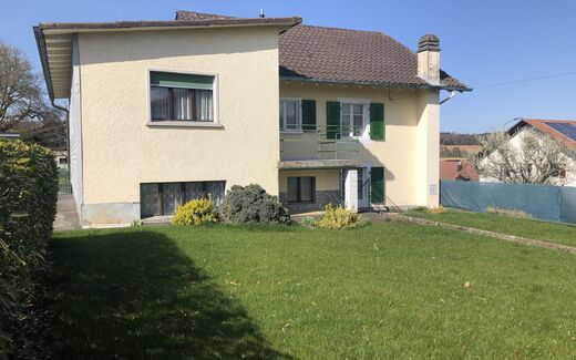House in the center of the village of Courtedoux.