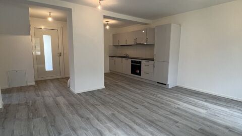 For rent : Fully renovated 3.5-room apartment in small building