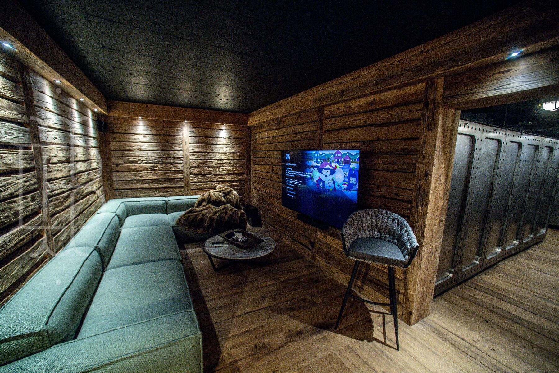 Interior view 10