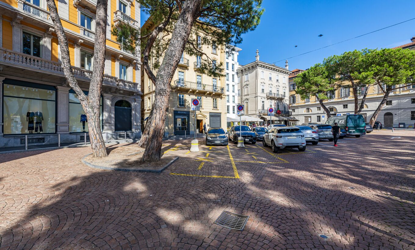 SPAZIO COMMERCIALE IN CENTRO