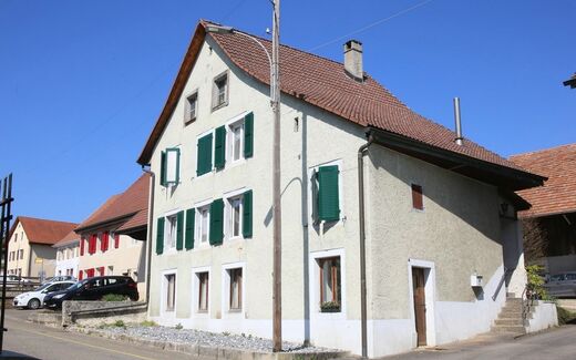 Renovated farm CH-2905 Courtedoux