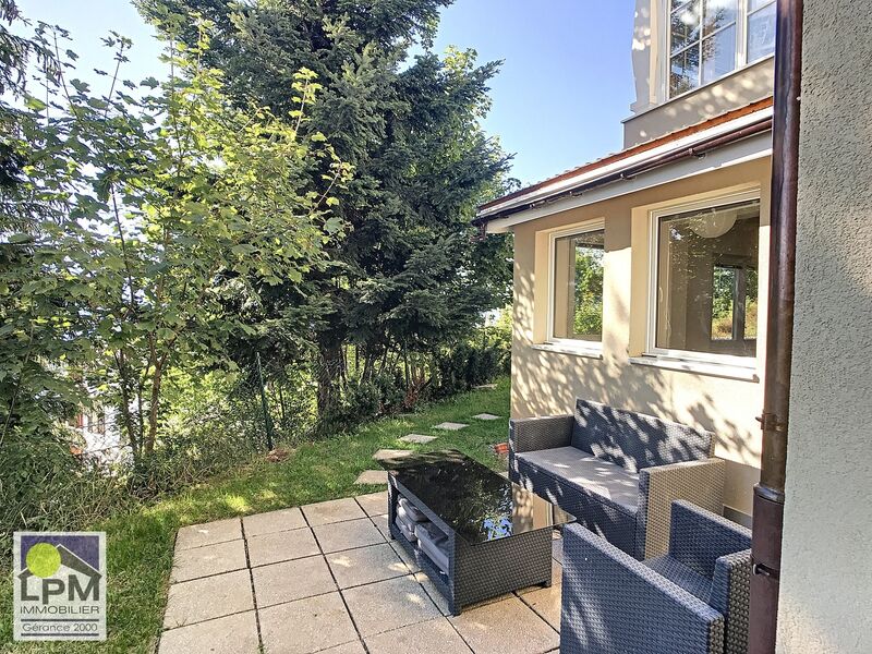 Beautiful apartment 71m2 2 bedrooms in the legendary district of Feyde
