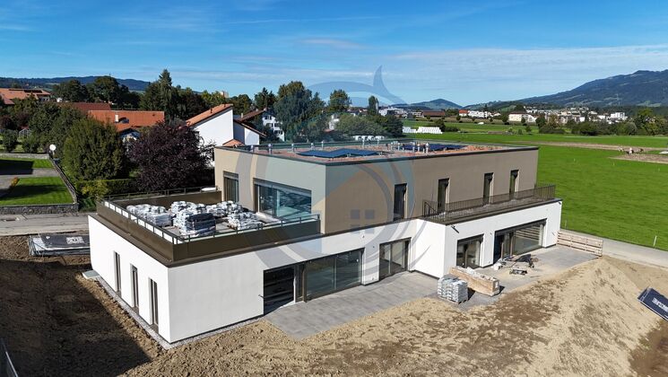 SOMPTUEUX APPARTEMENT EN ATTIQUE DE 5.5 PIÈCES AVEC VUE DÉGAGÉE SOMPTUEUX APPARTEMENT EN ATTIQUE DE 5.5 PIÈCES AVEC VUE DÉGAGÉE