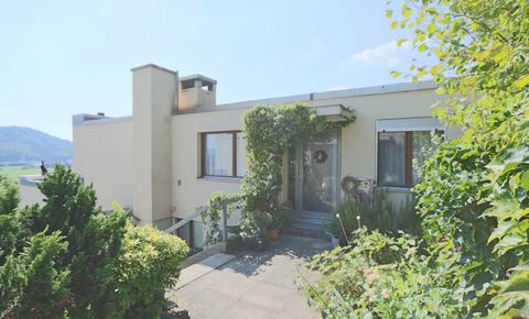 "on the top!"
5.5 Zimmer Terrassenwohnung zum verlieben