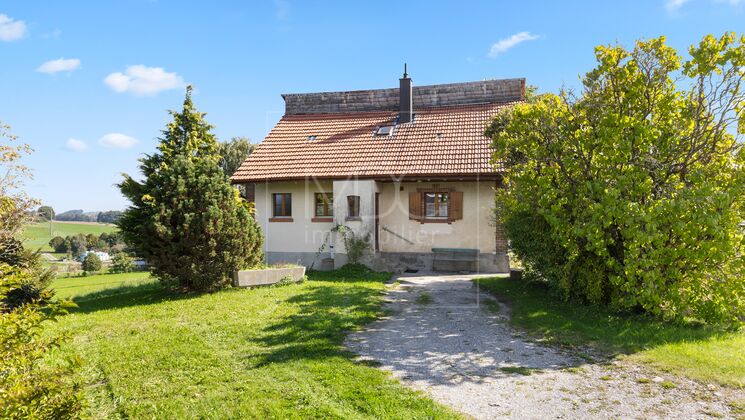 Maison individuelle partiellement rénovée à Villarimboud