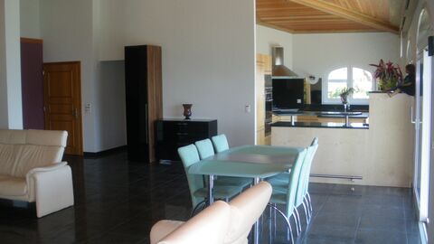 Exceptional property with spectacular panoramic views