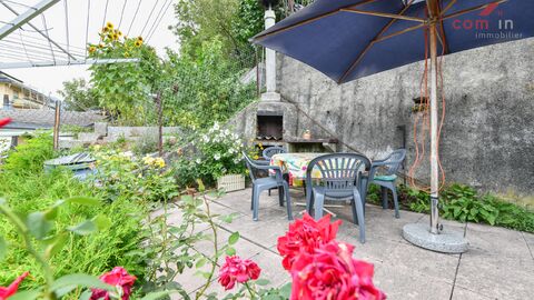 SIERRE, maison villageoise
jardin, terrasse, 600 m. centre-ville