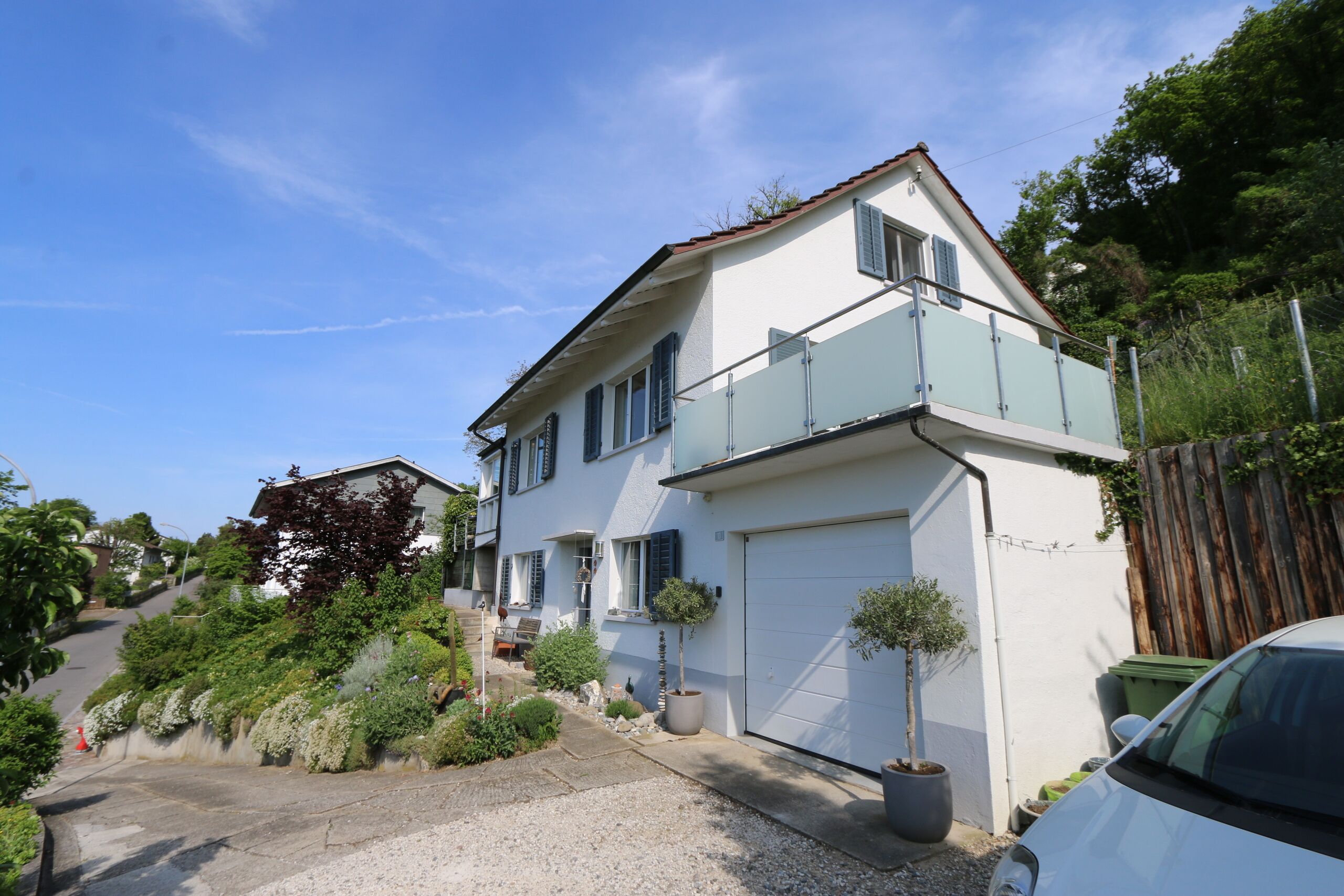 freistehende, sehr gepflegte Liegenschaft