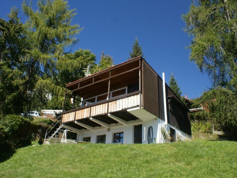 Charming little house located close to the ski slopes!