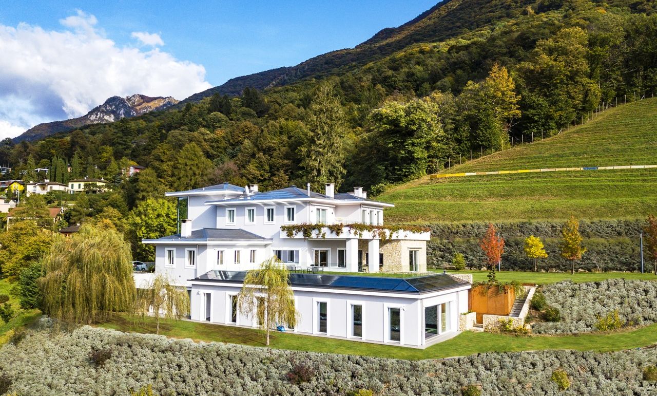 Luxus Villa mit 6 ha Land