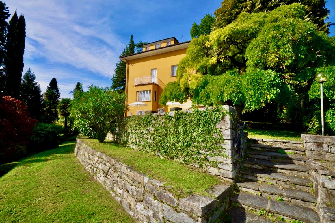 Prestigious Villa with Beautiful Park near the Center of Lugano