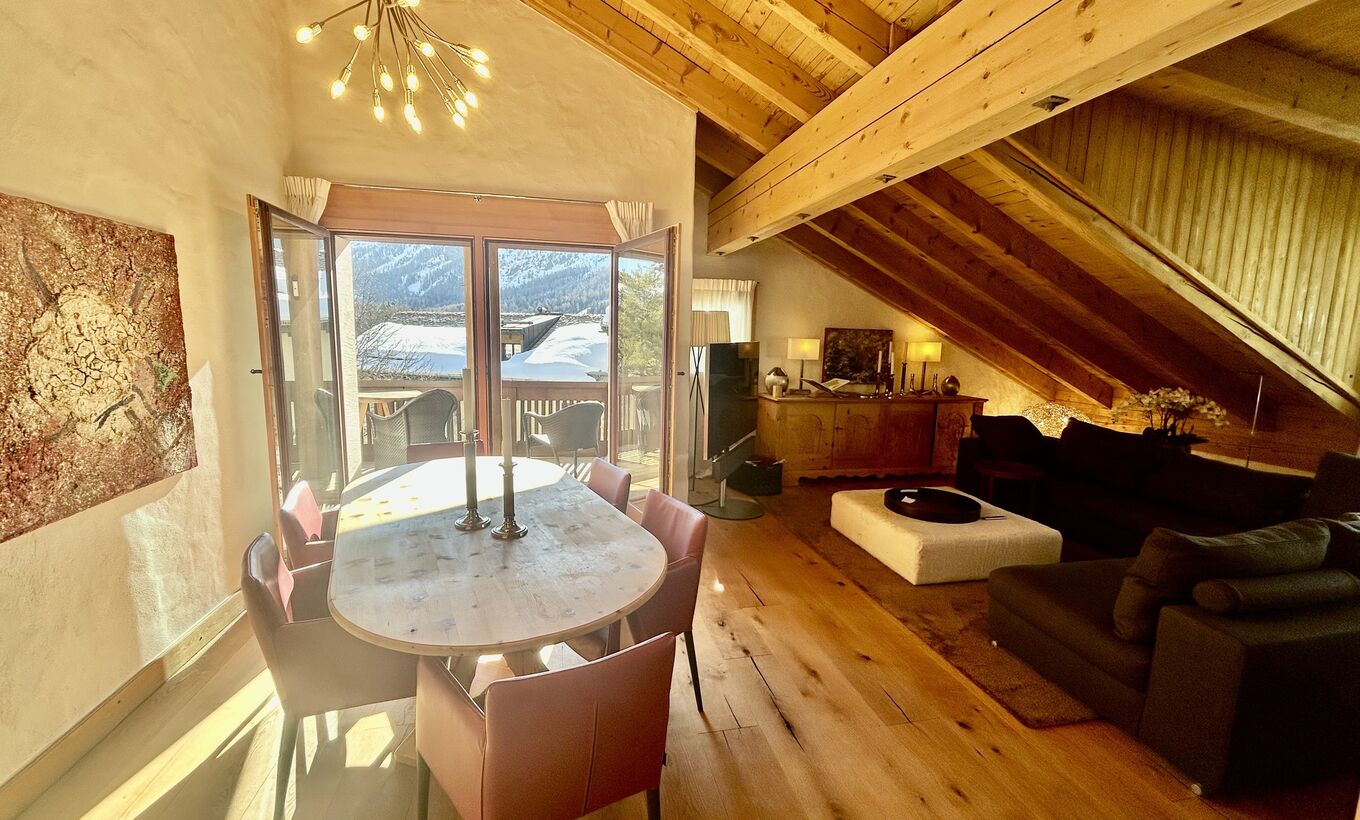 Saison Miete: Charmante 5.5 Zimmer Dachwohnung