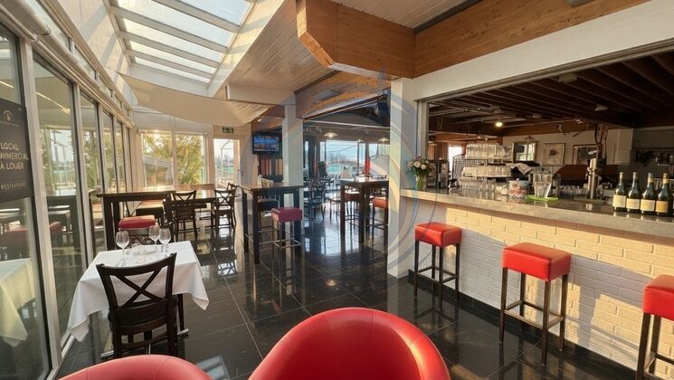 OPPORTUNITÉ À SAISIR : LOCAL COMMERCIAL/RESTAURANT À LOUER À ST-LÉGIER