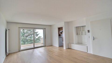 APPARTEMENT DE 3,5 PIÈCES AVEC MAGNIFIQUE VUE SUR LE LAC
