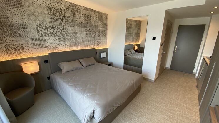 Furnished apartment CH-1025 St-Sulpice VD, Route Cantonale 19