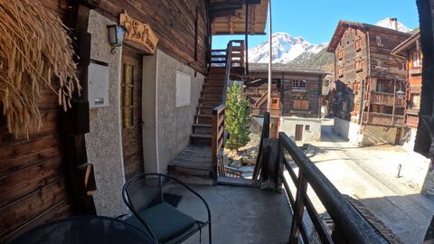 PERLE RARE : authentique appartement dans le vieux-village de Grimentz