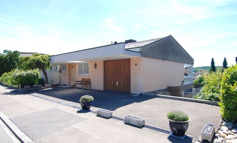 Saniertes 7.5 Zi.-Einfamilienhaus mit enorm viel Platz!
