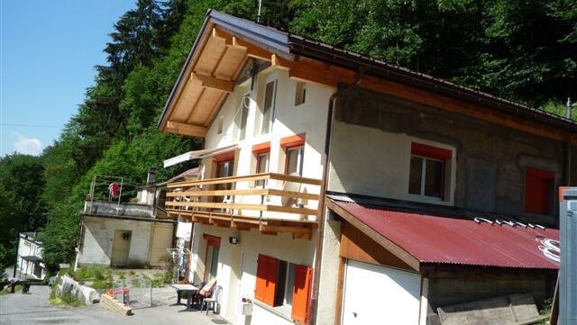 Vendu : Le Sépey : maison de deux appartements