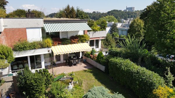 Naturnähe und Eleganz: Gartenwohnung in Bottmingen