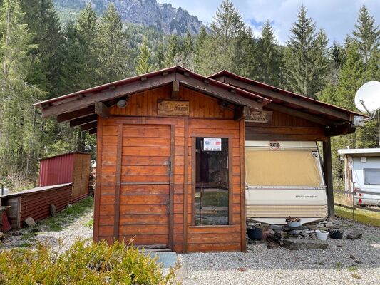 caravane et couvert annexé habitable