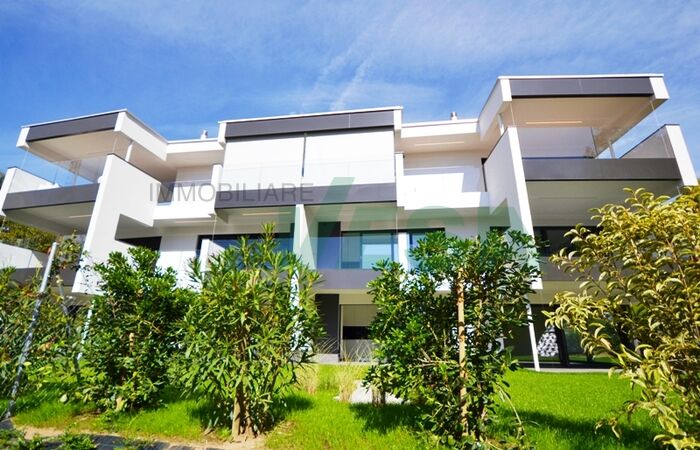 Meraviglioso e moderno attico di 3,5 locali circondato dal verde