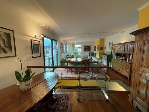 Elegant and bright 6.5-room duplex apartment in exclusive area