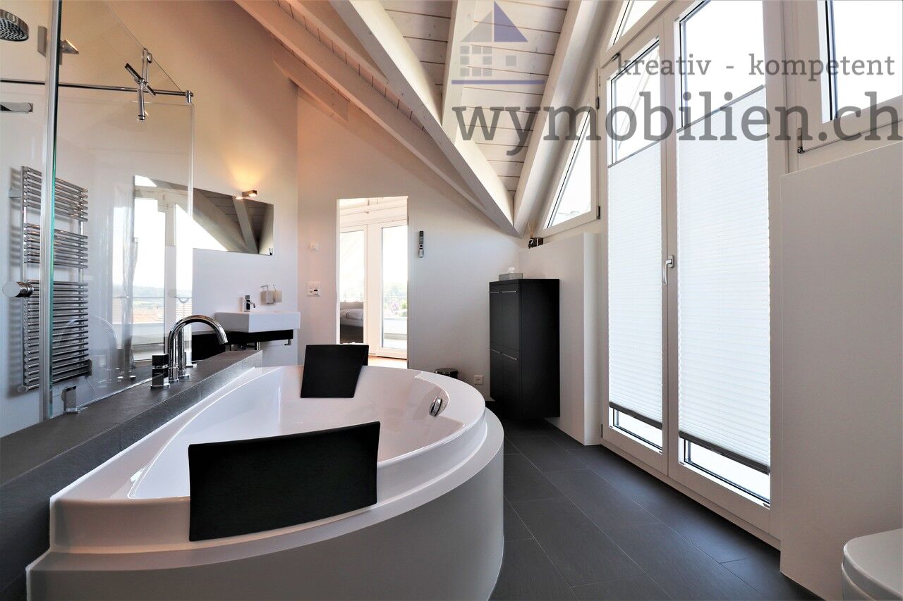 Traumbad mit Balkon und Weitblick 
