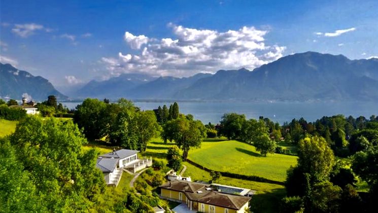 Neue High-End-Villa in ruhiger Lage, Panoramablick