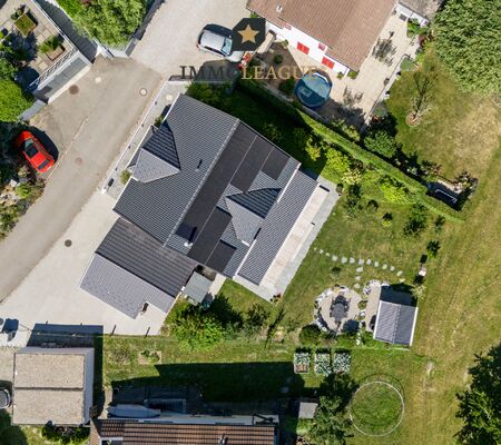Ein Anwesen,  das in Architektur und Bausubstanz seinesgleichen sucht.