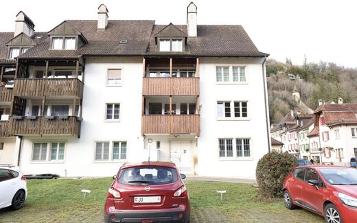 Charming 4.5 room apartment with balcony on the banks of the Doubs.