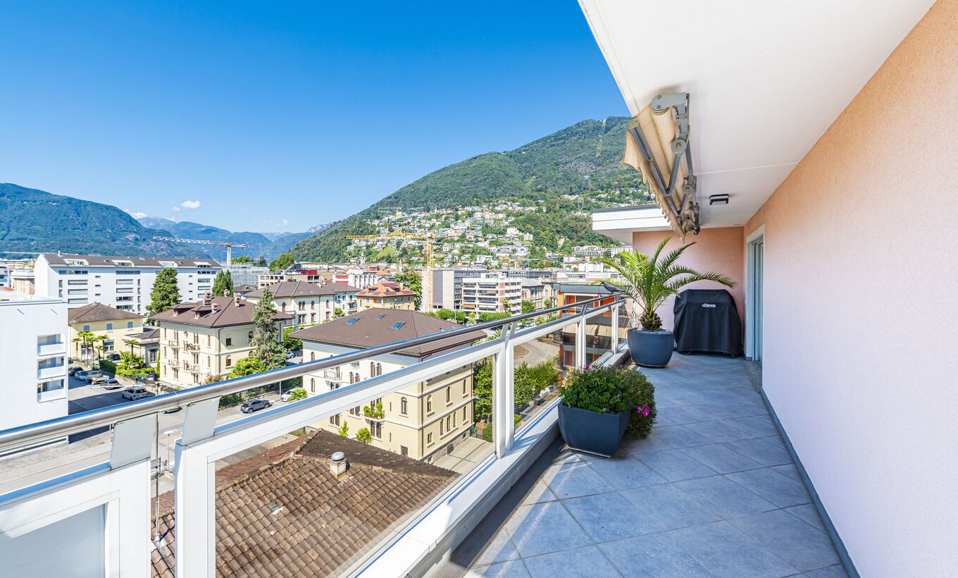 4.5-room penthouse near the center of Locarno