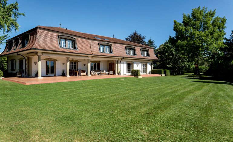 Somptueuse propriété de maître avec terrain attenant