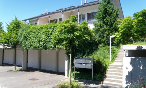 VERKAUFT - 5.5 Zi.-Reiheneckhaus mit Doppelgarage an bevorzugter Lage