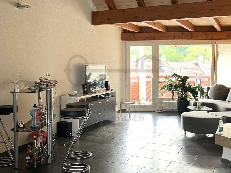 Gepflegte 3½-Zimmer-Dachwohnung an der Aare