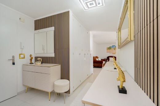 Grosszügige 5.5- Zimmer Wohnung an zentraler Lage in Belp