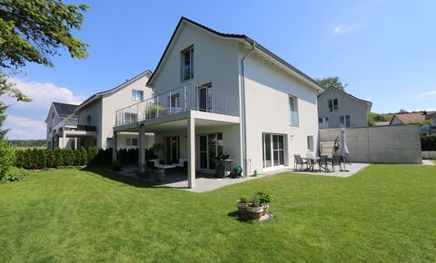 Freistehendes, neuwertiges Traumhaus
an ruhiger, idyllischer Lage