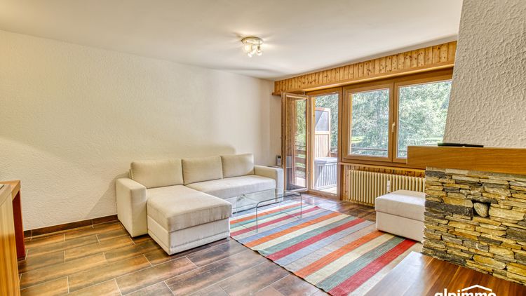 Zu verkaufen: 2.5 Zi.-Wohnung total renoviert im Gebäude Bietschhorn!