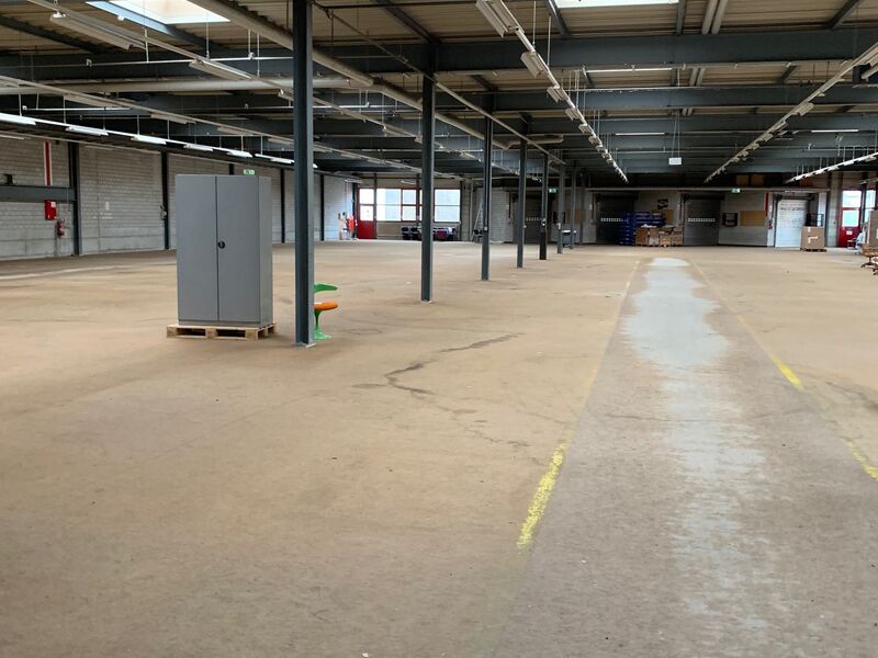 Workshops, logistics depot, divisible 15,777 m² offices