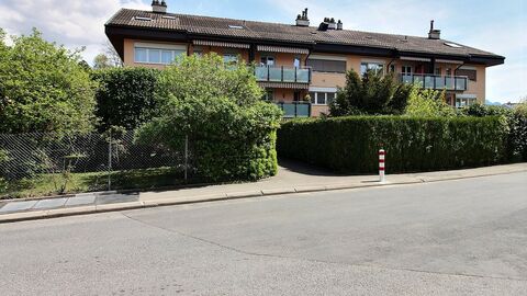 BEL APPARTEMENT D'ANGLE TRAVERSANT RENOVE 4,5 PCES EN REZ-DE-JARDIN