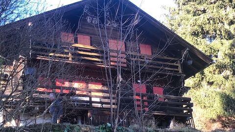 un chalet authentique en coeur de madrier en zone agricole!