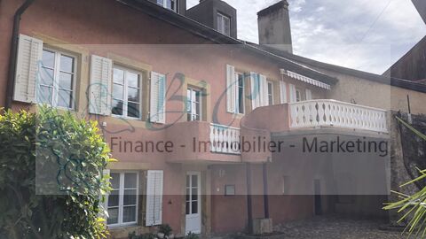 Magnificent 6.5 room villa in a green and quiet setting.