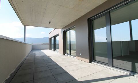 Topmoderne Attika mit riesiger Dachterrasse zu vermieten!