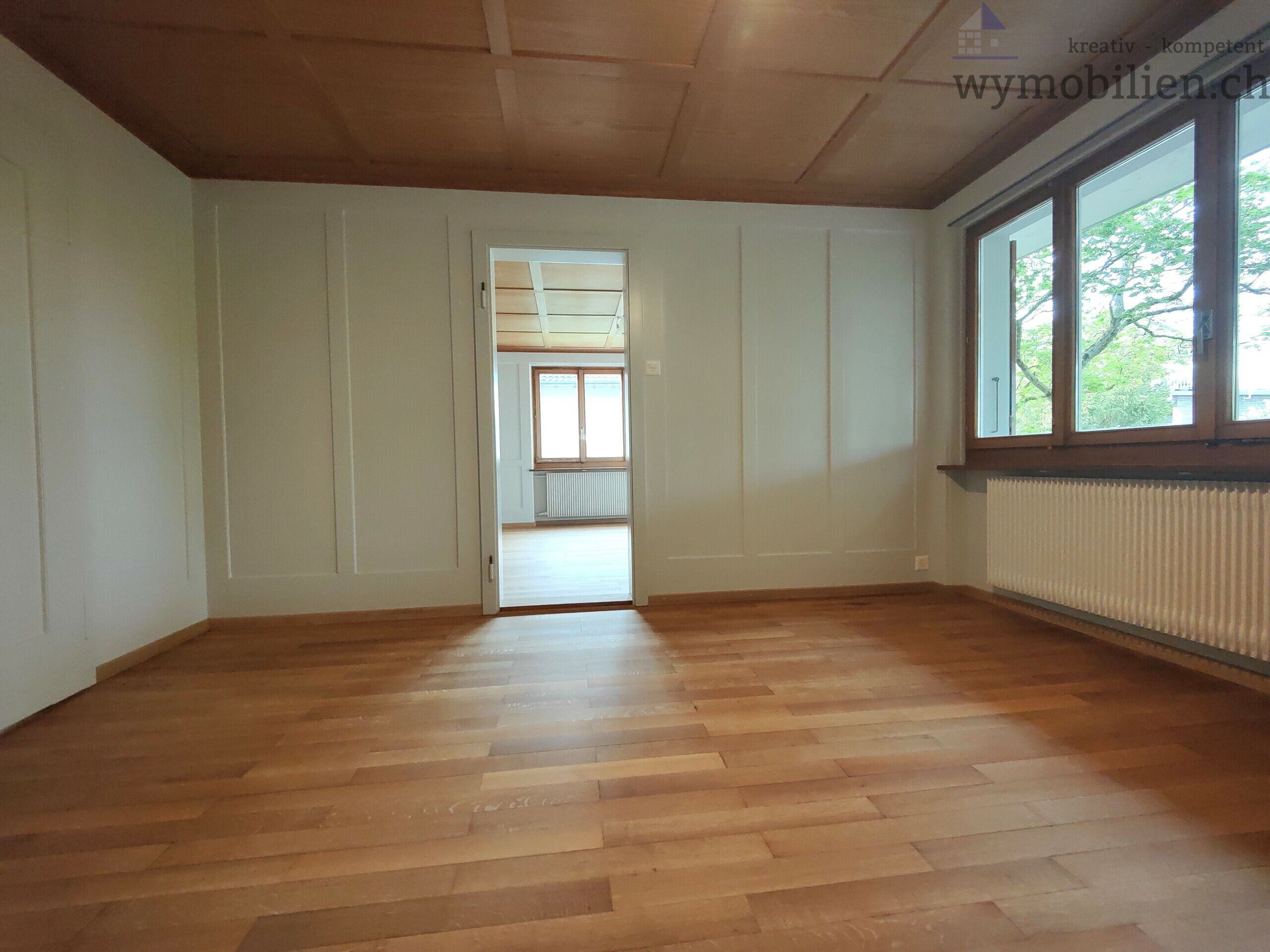 Zimmer 2 EG mit Verbindungstüre ins Wohnzimmer