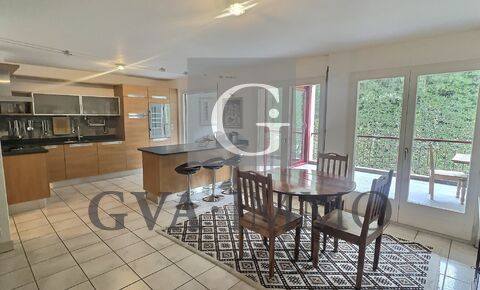 Beautiful duplex apartment with terrace close to the lake