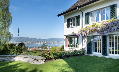 RESERVIERT: Landhausvilla mit Seesicht