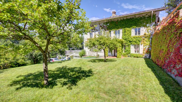 Somptueuse villa dans un environnement privilégié, à 5 min. de Sion !