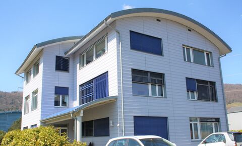 Commercial space of 120 m2 - close to the A16