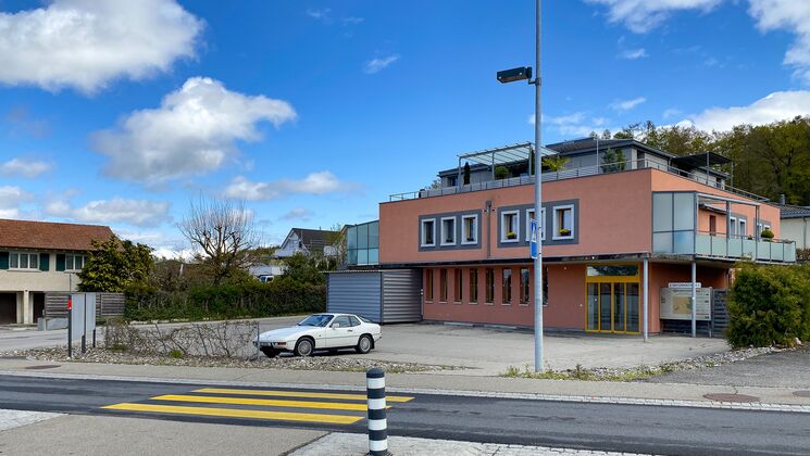 Commercial location with a variety of uses in Gurmels