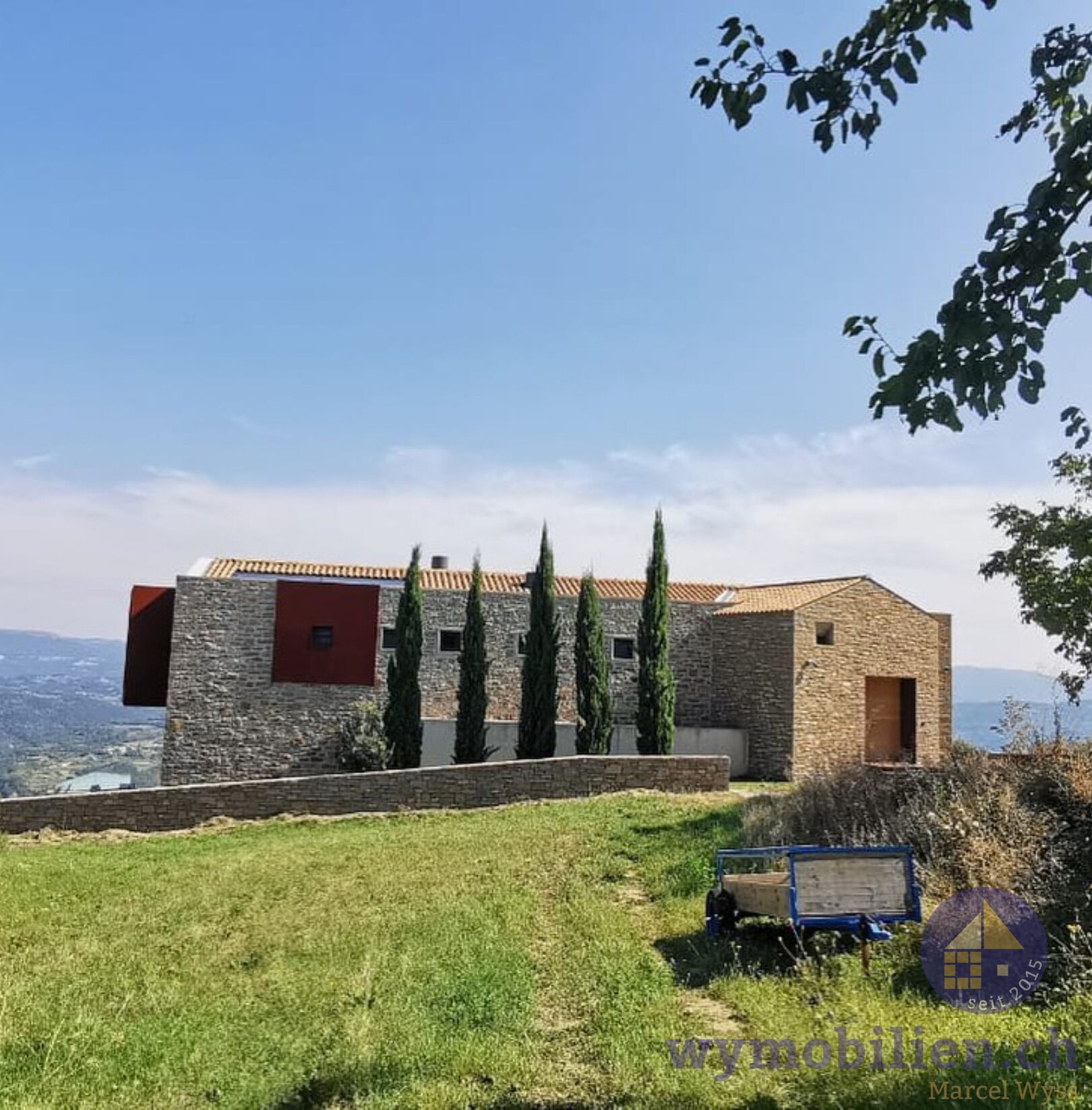 Kaum zu glauben was sich hinter dieser natürlichen Fassade versteckt 