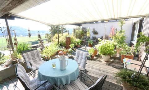 "on the top!"
5.5 Zimmer Terrassenwohnung zum verlieben